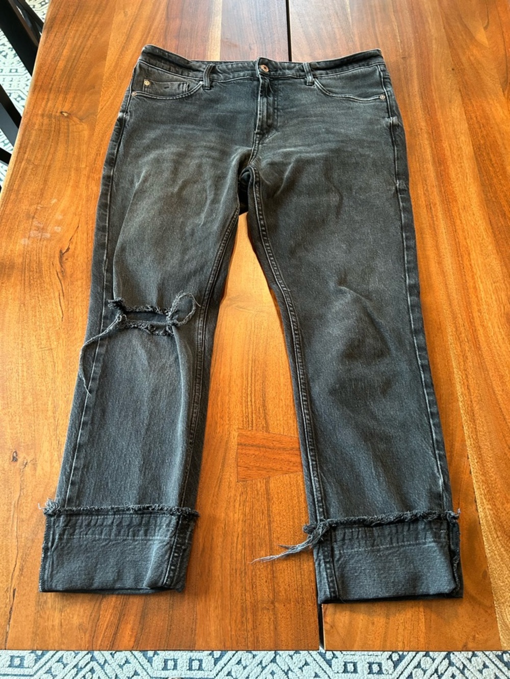 We The Free Black Cropped Distressed Ankle Jeans size 30